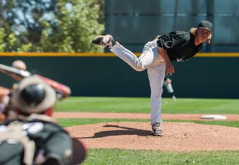 Treating & Preventing Throwing Injuries This Summer
